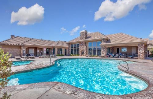 St. George House | Coral Ridge Resort 4246 COZY, BEAUTIFUL TOWNHOME WITH LOTS OF ADDITIONAL PARKING!