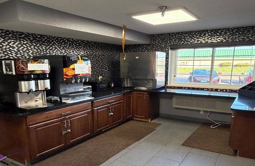 Grant Hotel | Coratel Inn and Suites by Jasper Stillwater Standard 1 King Bed Non Smoking
