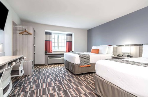 Rochester House | Coratel Inn & Suites by Jasper Rochester-Standard 2 Queen Bed Non Smoking