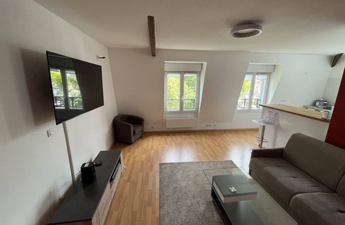 Corbeil-Essonnes Apartment | Corbeil-Essonnes: Beautiful apartment near the river