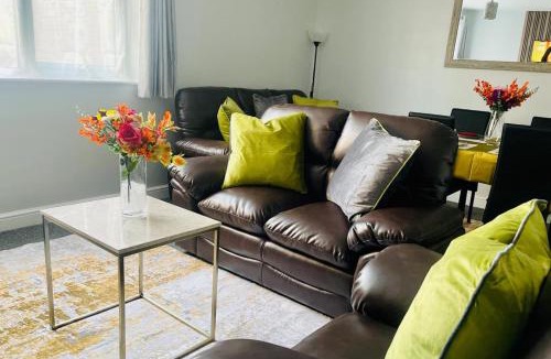 Corby Apartment | Corby- Split Level Apartment with 3 Bedrooms