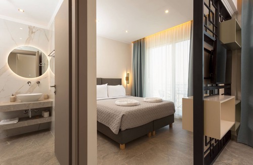 Ipsos Hotel | Corfelia Seaview Suites
