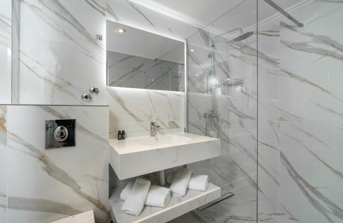 Benitses Hotel | Corfu Maris