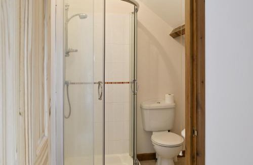 Irstead House | Coriander - E4323