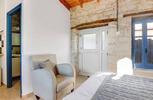 Arsos Apartment | "cornaro House Vecchio - Petite Studio Apartment"