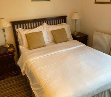 Witney House | Corncroft Guest House