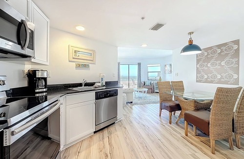 Belle Vista Condo | Corner Beachfront Balcony | 2 Bedrooms | Pool