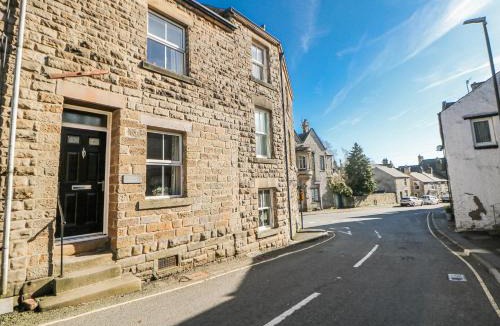 Tideswell House | Corner Cottage