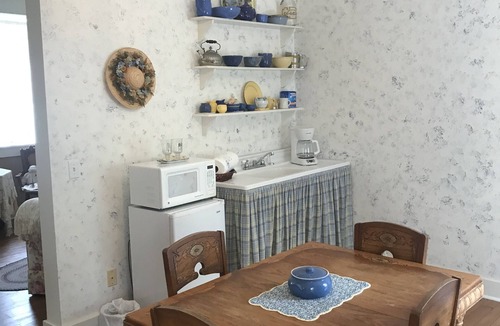 Maeystown Bed & Breakfast | Corner George Inn Bed & Breakfast