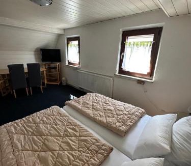Schnaittach Apartment | Corner Haus Large Room