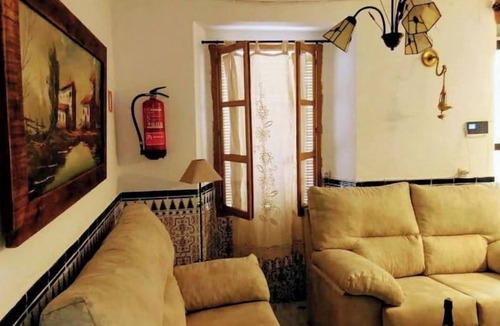 Iznatoraf House | Corner House