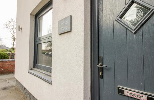 Pontesbury House | Corner House