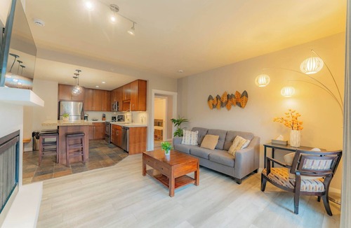 Canmore Apartment | Corner Mountain View Retreat 2 Kings w Patio