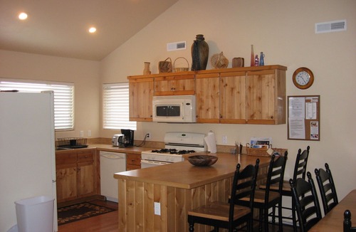 Moab South Valley House | Corner Unit with hot tub, views! Stargazing included.