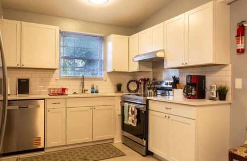 Cedar Hills House | ~Cornerstone Casa Sleeps 12 Ample Parking~