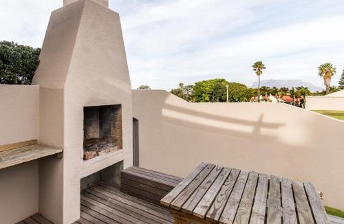 Panorama House | Cornerstone Guesthouse Alk Van Zyl