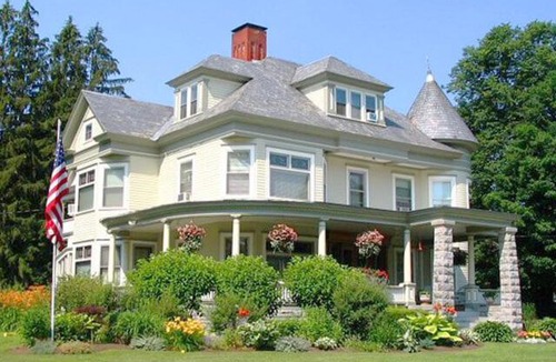Warrensburg Bed & Breakfast | Cornerstone Victorian Bed and Breakfast