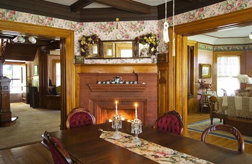 Warrensburg Bed & Breakfast | Cornerstone Victorian Bed and Breakfast