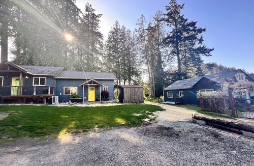 Oak Harbor House | Cornet Bay Sanctuary: A Waterfront Retreat for Rest and Renewal