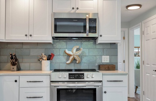 Old Saybrook House | Cornfield Point Beach. “Shore Beats Work” Family Friendly. Summer Getaway.