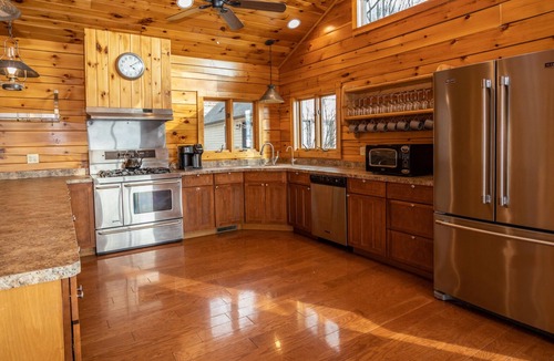 Hammondsport House | Corning Landing: Perfect Family Retreat, 170' of Keuka Lakefront