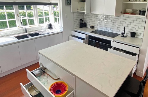 Greenlane - Ellerslie Villa | Cornwall Park Luxe Retreat | Pool | Gym | Cinema