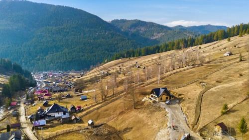 Brosteni Ski Chalet | Coroana Muntilor