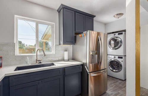 Coronado House | Coronado Cool, Banner Close, Cozy Vibes Sleeps 4