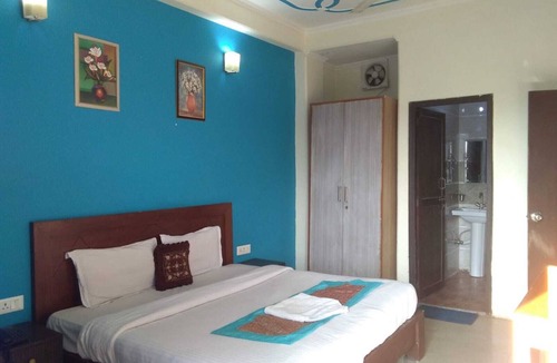 DLF Phase 3 Hotel | Corporate Stay