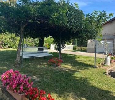 Moissieu-sur-Dolon House | Corps de ferme à 50min de Lyon