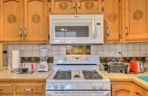 Corrales House | Corrales 2 bd/2b adobe house on a quiet, private road w/stunning mountain views
