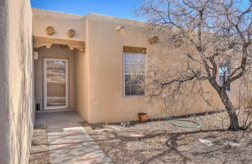 Corrales House | Corrales 2 bd/2b adobe house on a quiet, private road w/stunning mountain views