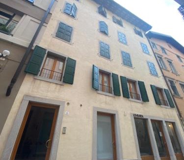 Udine Apartment | Cortazzis 6