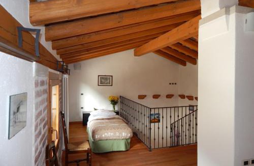 Romano d'Ezzelino House | Corte Santa Felicita Guest House