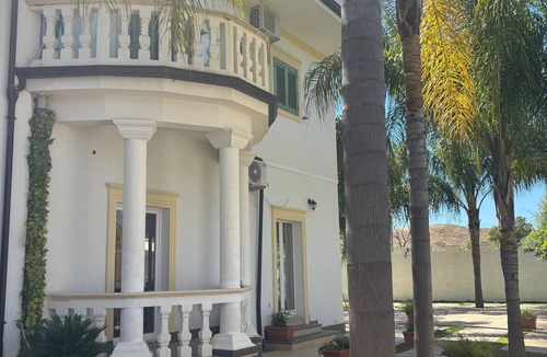 Bianco Villa | Corte Vena Palace