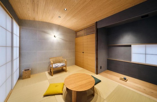 Mitoyo Apartment | Cortile