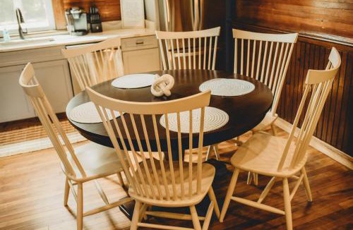 Procious House | Corton Lodge Riverfront Wedding & Group Retreat
