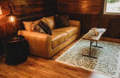 Procious House | Corton Lodge Riverfront Wedding & Group Retreat