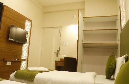 Vadapalani Hotel | COSMO GRANDE