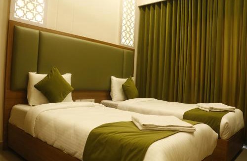 Vadapalani Hotel | COSMO GRANDE