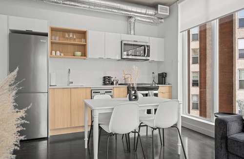 Connaught Condo | Cosmopolitan Calgary, Modern Loft