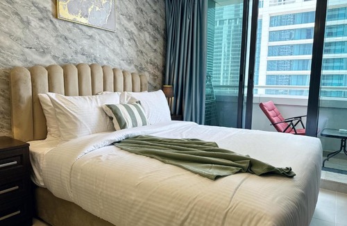 Jumeirah Lake Towers Apartment | Cosmos Living Charming Studio with Balcony