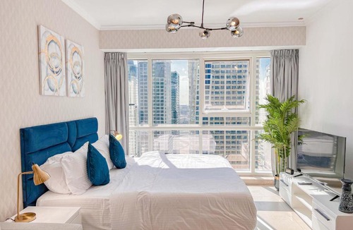 Jumeirah Lake Towers Apartment | Cosmos Living Elegant Studio Near Metro