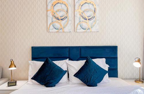Jumeirah Lake Towers Apartment | Cosmos Living Elegant Studio Near Metro