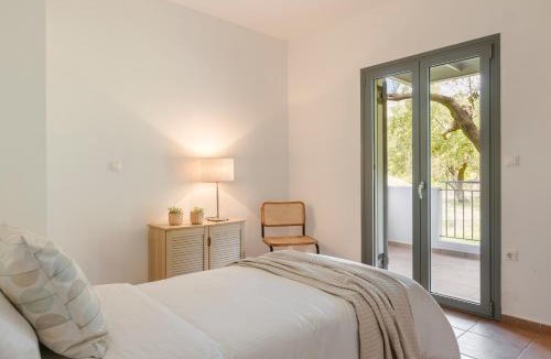 Svoronata Hotel | Costa Avithos