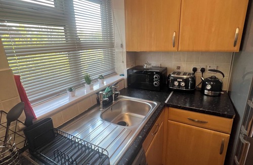 Wolverhampton Apartment | Cosy 1 bed flat located in a quite area in Wolverhampton.