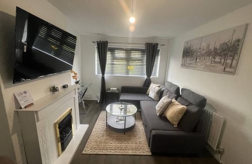 Wolverhampton Apartment | Cosy 1 bed flat located in a quite area in Wolverhampton.