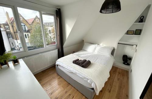 Homerton Apartment | Cosy 3 Bedroom Flat, Hackney Central