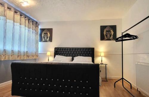 Weston on Trent Apartment | Cosy 3 double bed flat sleeps 6