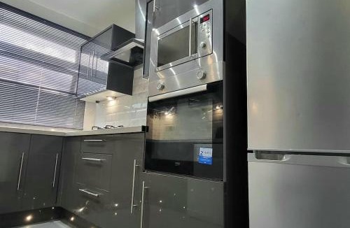 Weston on Trent Apartment | Cosy 3 double bed flat sleeps 6